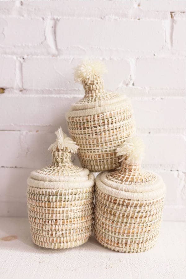 Mini Basket – White Pompom